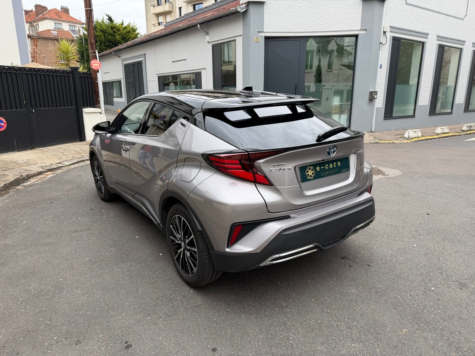TOYOTA C-HR I Phase 2 2.0 VVT-i 16V 184 HSD Hybrid CVT 153 cv Boîte auto