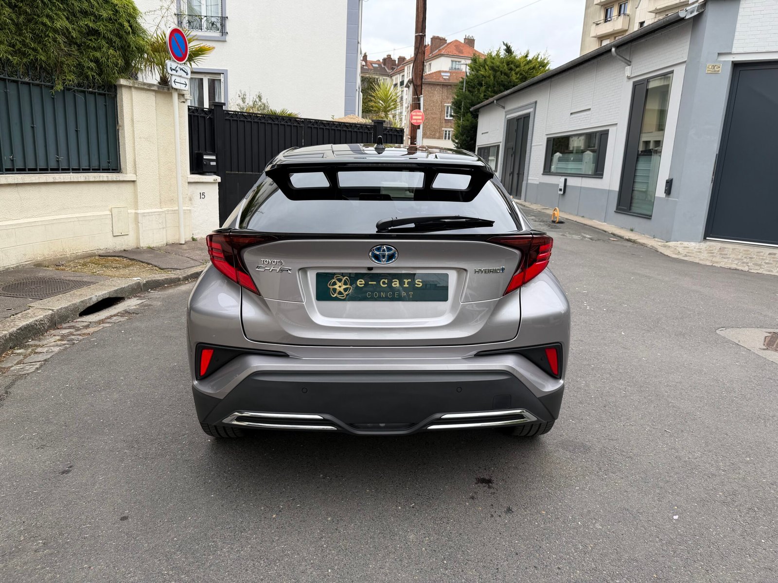 TOYOTA C-HR I Phase 2 2.0 VVT-i 16V 184 HSD Hybrid CVT 153 cv Boîte auto