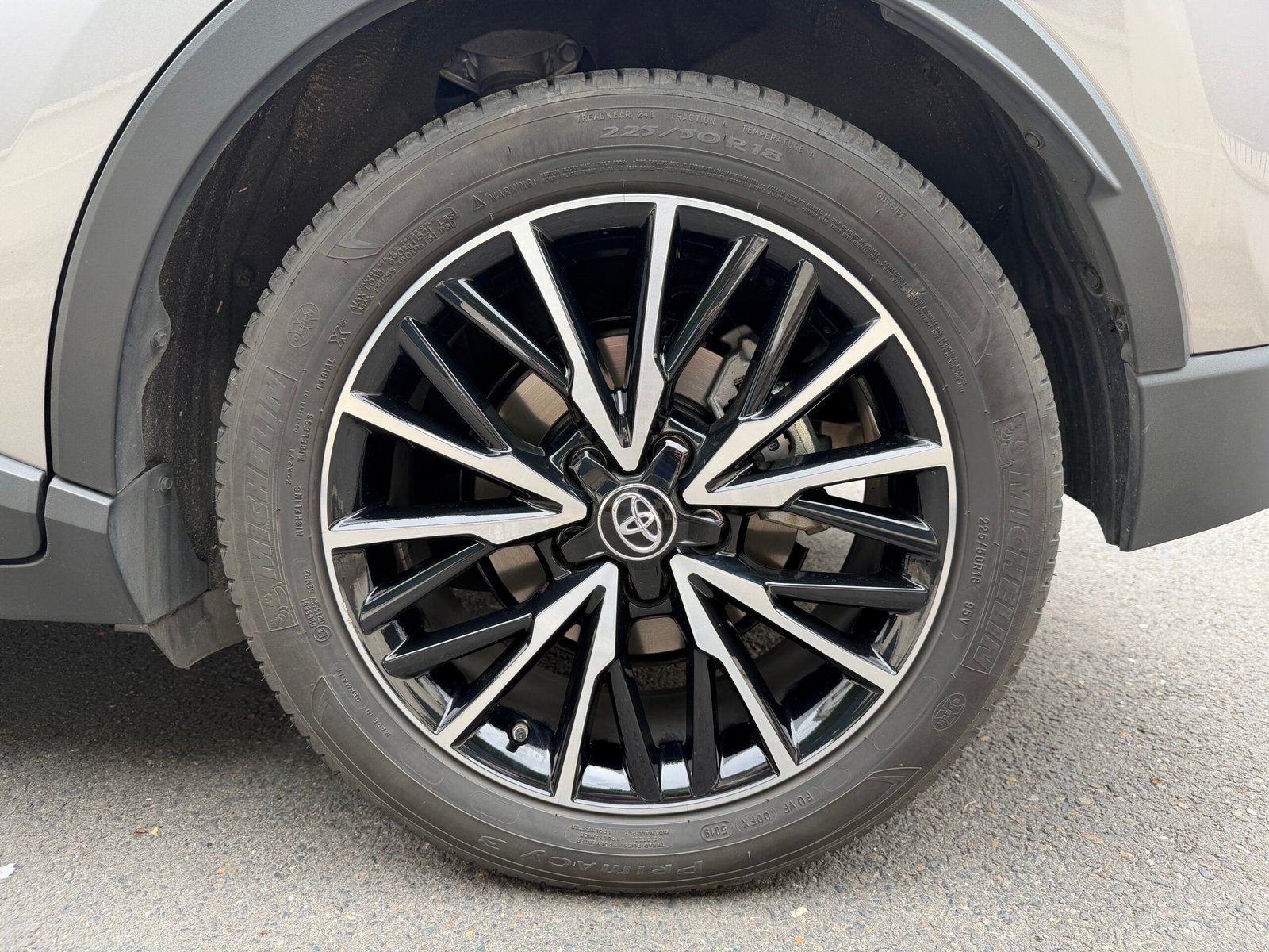 TOYOTA C-HR I Phase 2 2.0 VVT-i 16V 184 HSD Hybrid CVT 153 cv Boîte auto