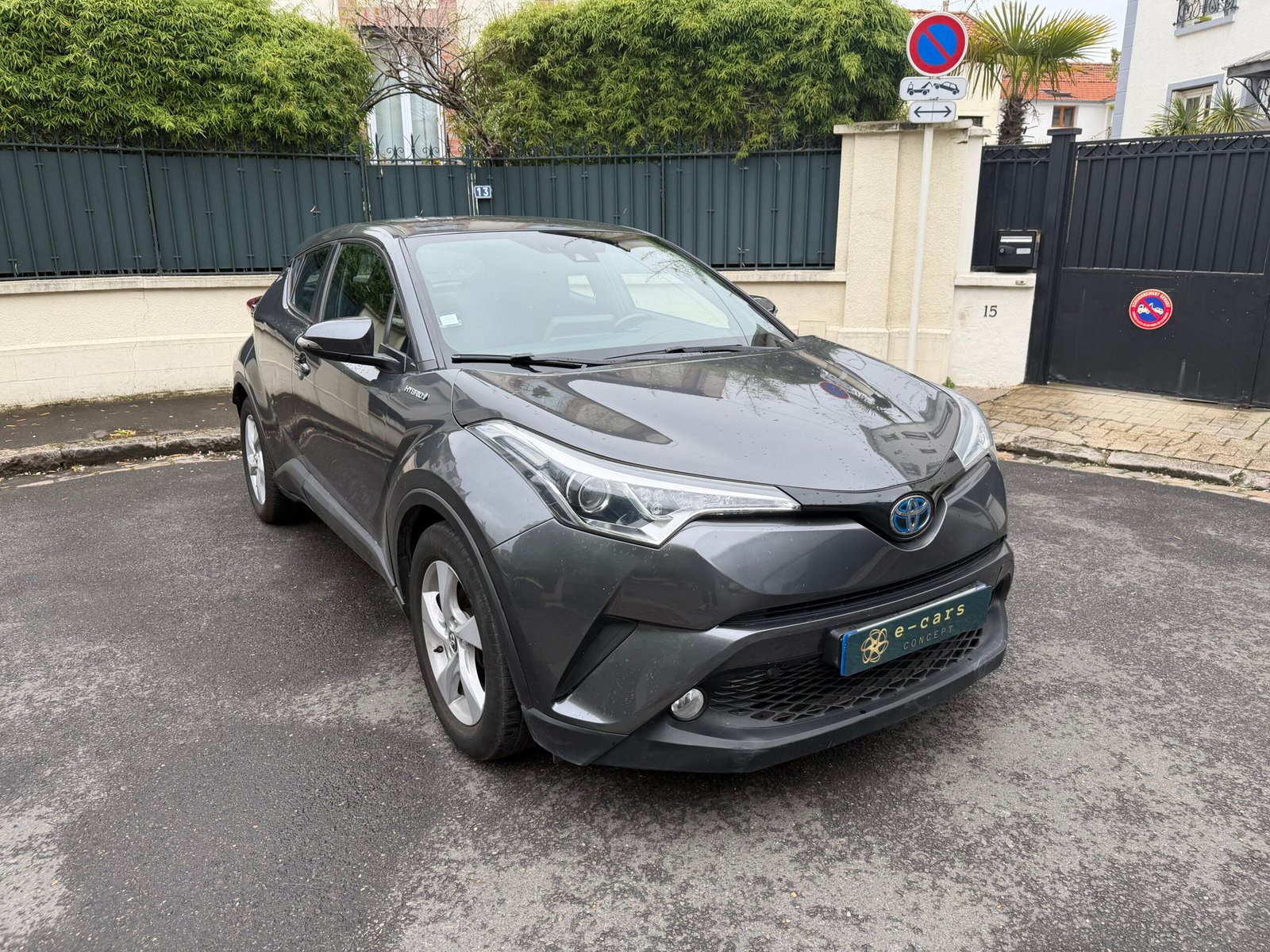 TOYOTA C-HR HYBRIDE 122ch Dynamique