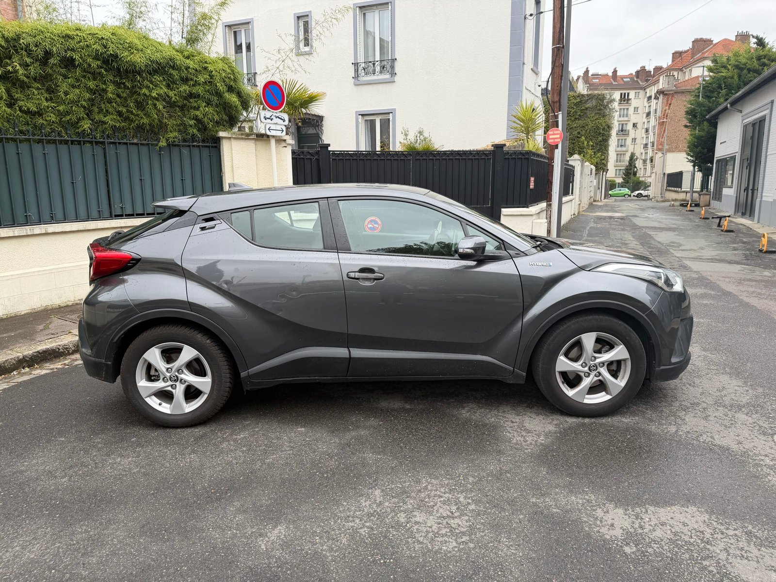 TOYOTA C-HR HYBRIDE 122ch Dynamique