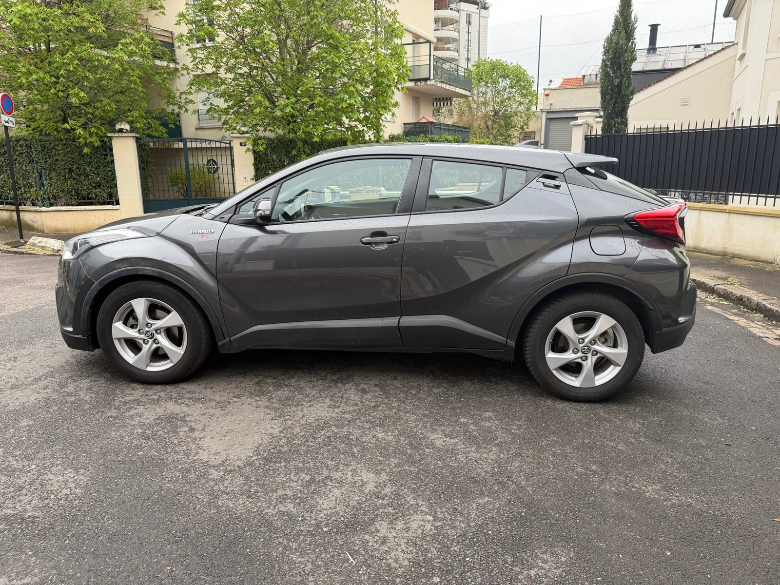 TOYOTA C-HR HYBRIDE 122ch Dynamique