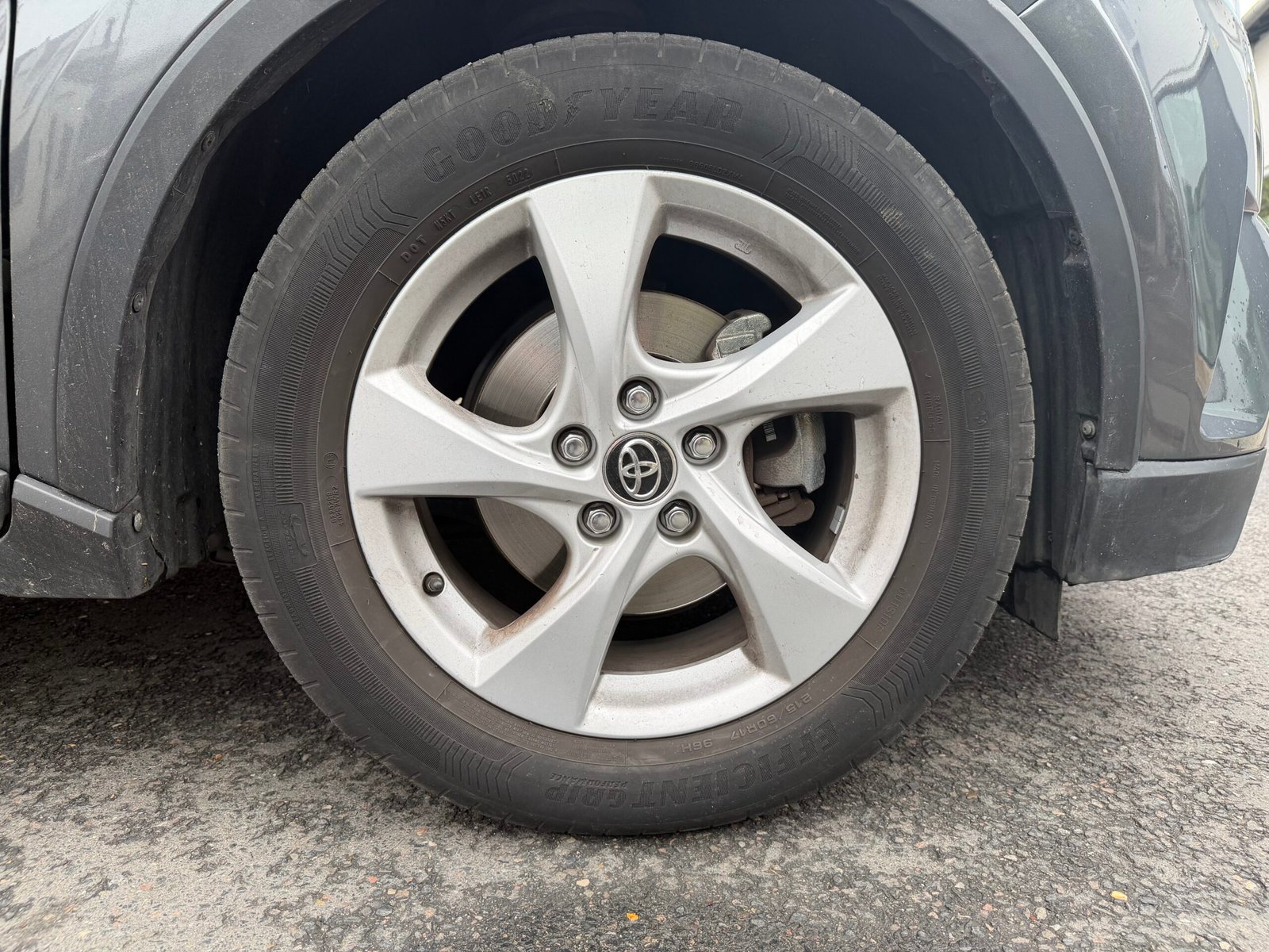 TOYOTA C-HR HYBRIDE 122ch Dynamique