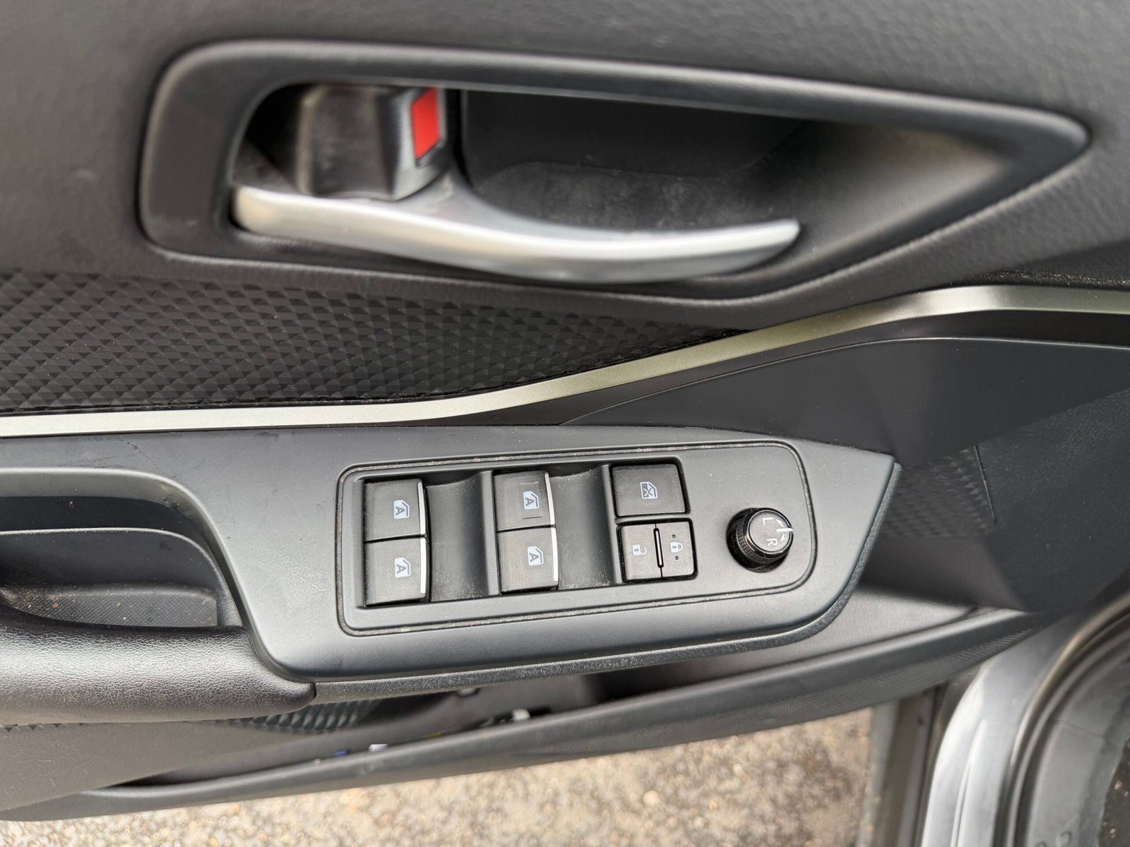 TOYOTA C-HR HYBRIDE 122ch Dynamique