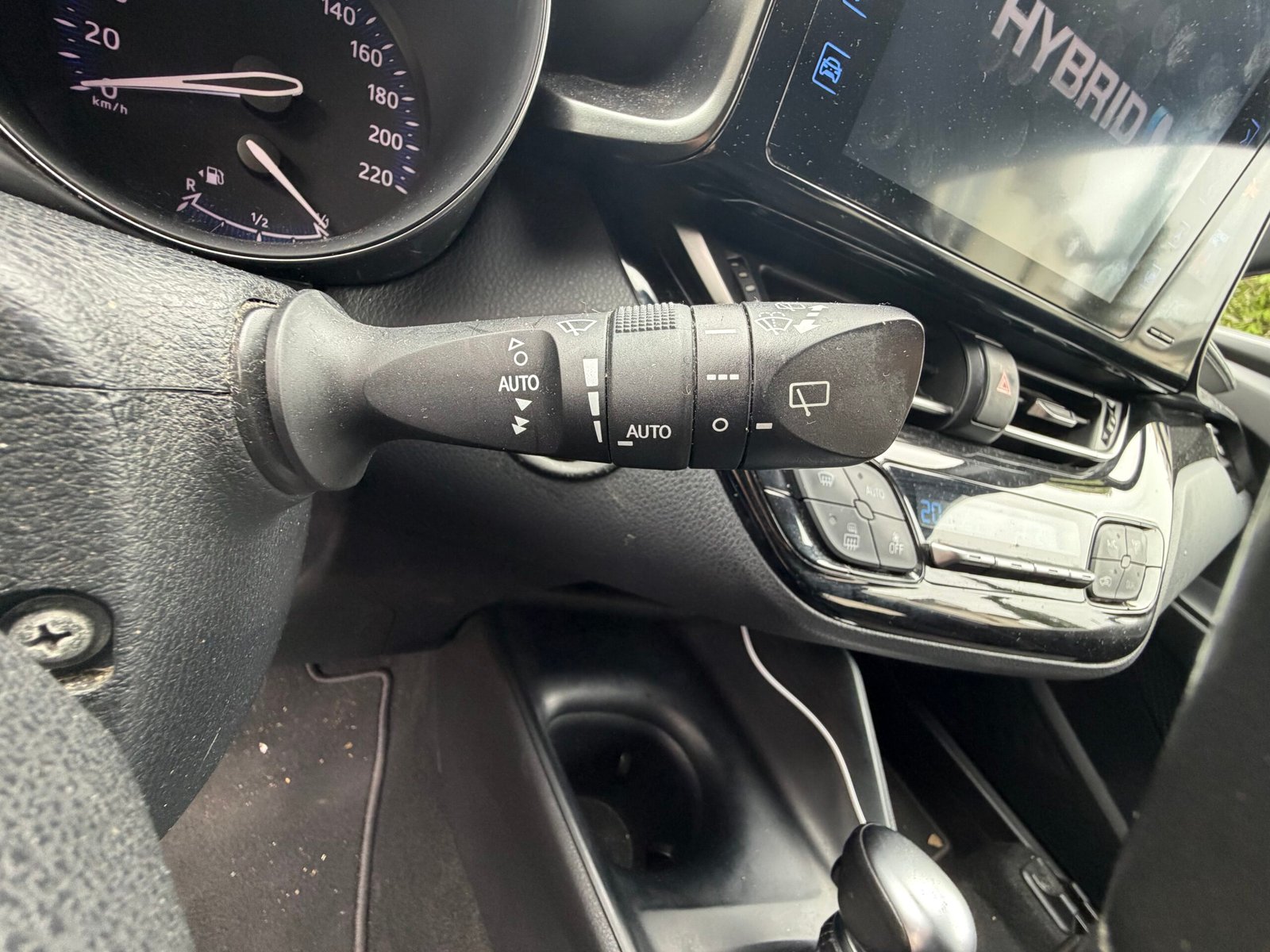 TOYOTA C-HR HYBRIDE 122ch Dynamique