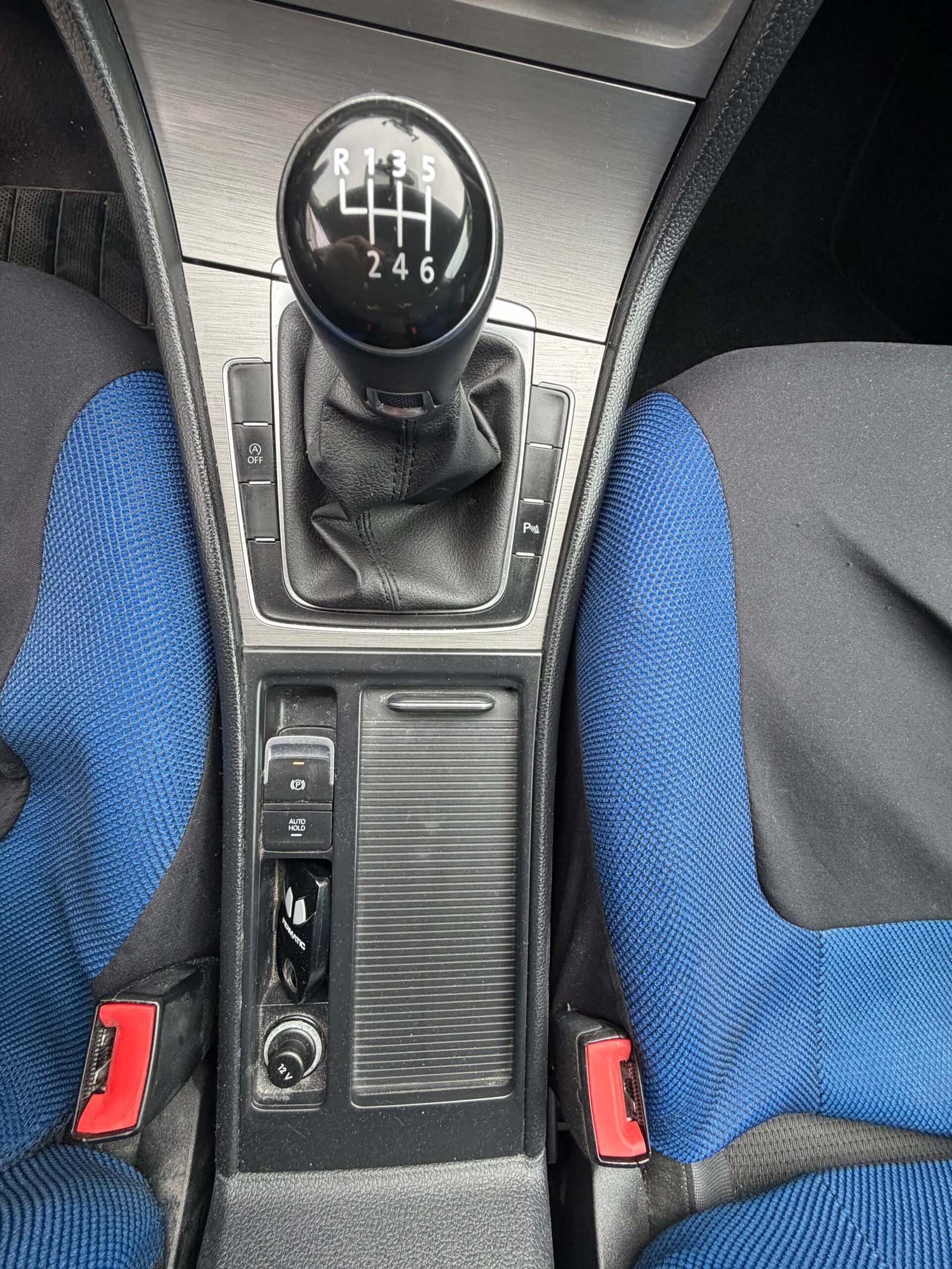 VOLKSWAGEN GOLF VII 1.6 TDI 110ch Confortline business