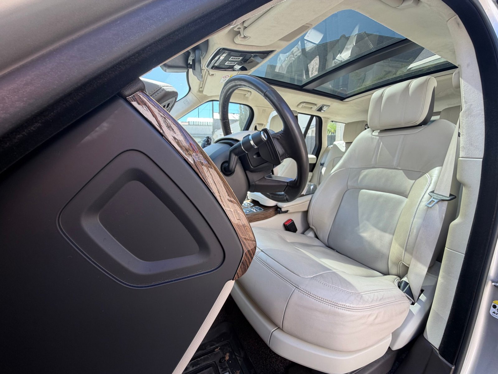 LAND ROVER Range Rover IV Phase 2 SWB P400e 2.0 16V 404 Hybrid AWD 300 cv Boîte auto