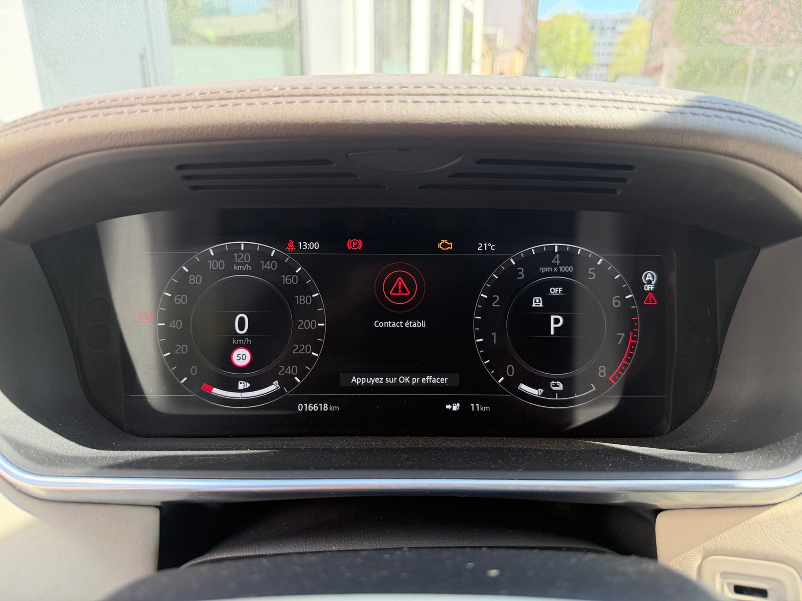 LAND ROVER Range Rover IV Phase 2 SWB P400e 2.0 16V 404 Hybrid AWD 300 cv Boîte auto