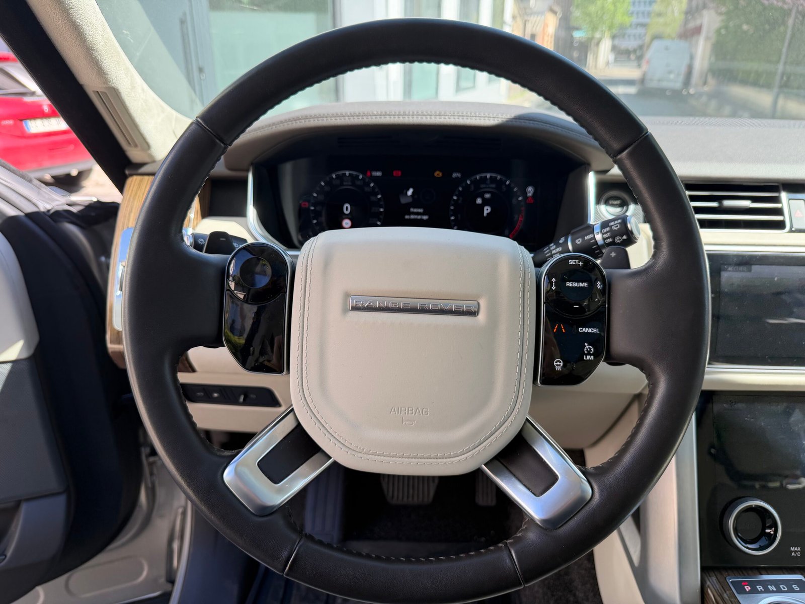 LAND ROVER Range Rover IV Phase 2 SWB P400e 2.0 16V 404 Hybrid AWD 300 cv Boîte auto