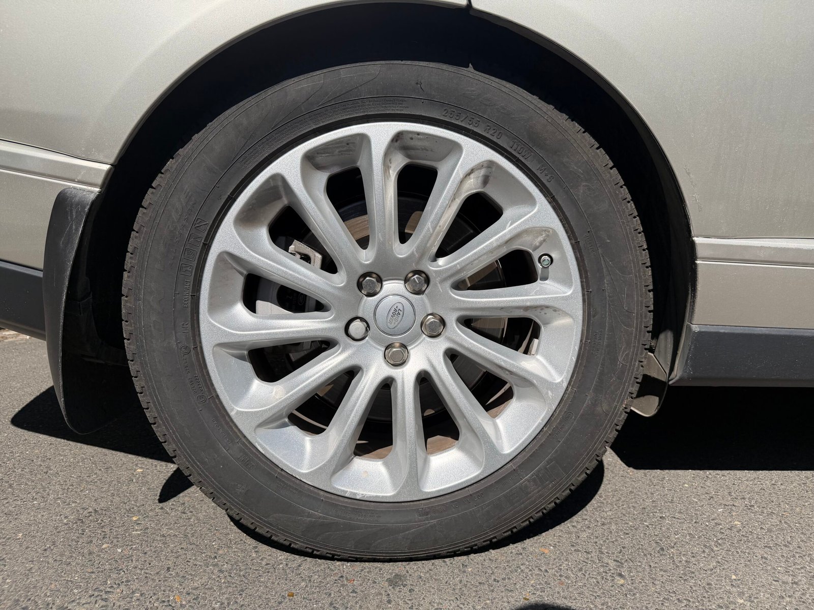 LAND ROVER Range Rover IV Phase 2 SWB P400e 2.0 16V 404 Hybrid AWD 300 cv Boîte auto