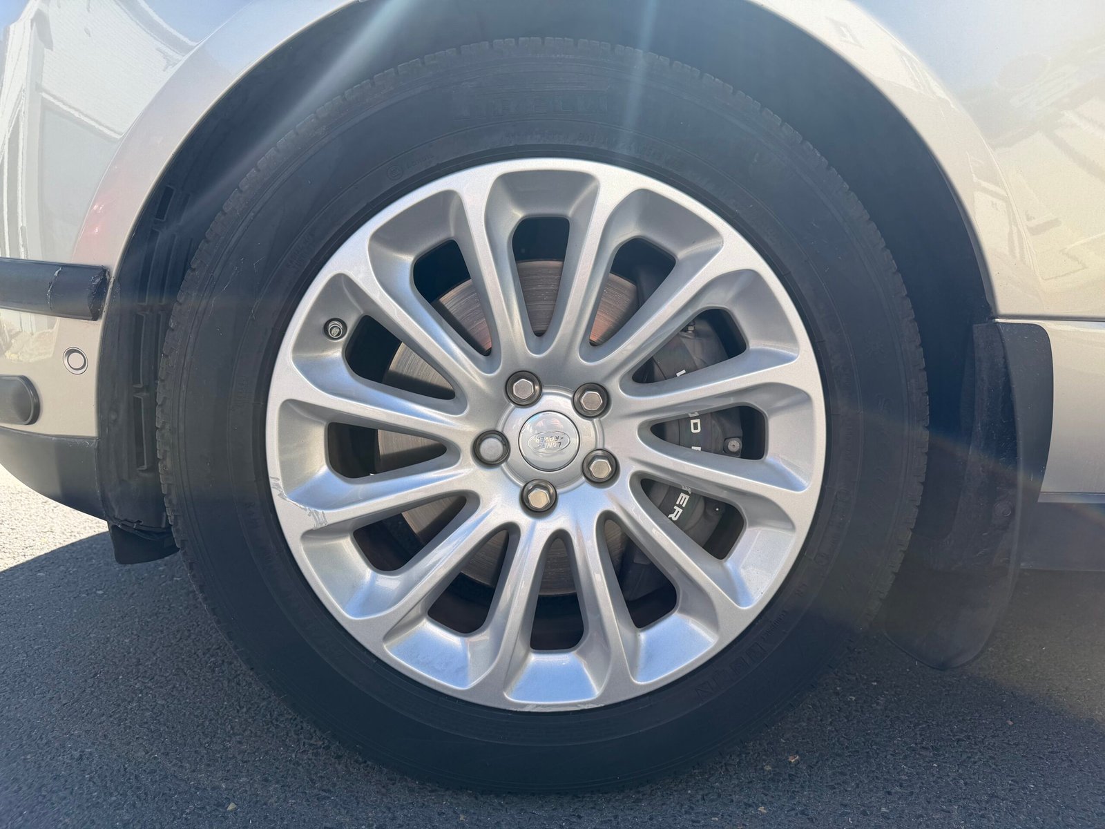 LAND ROVER Range Rover IV Phase 2 SWB P400e 2.0 16V 404 Hybrid AWD 300 cv Boîte auto