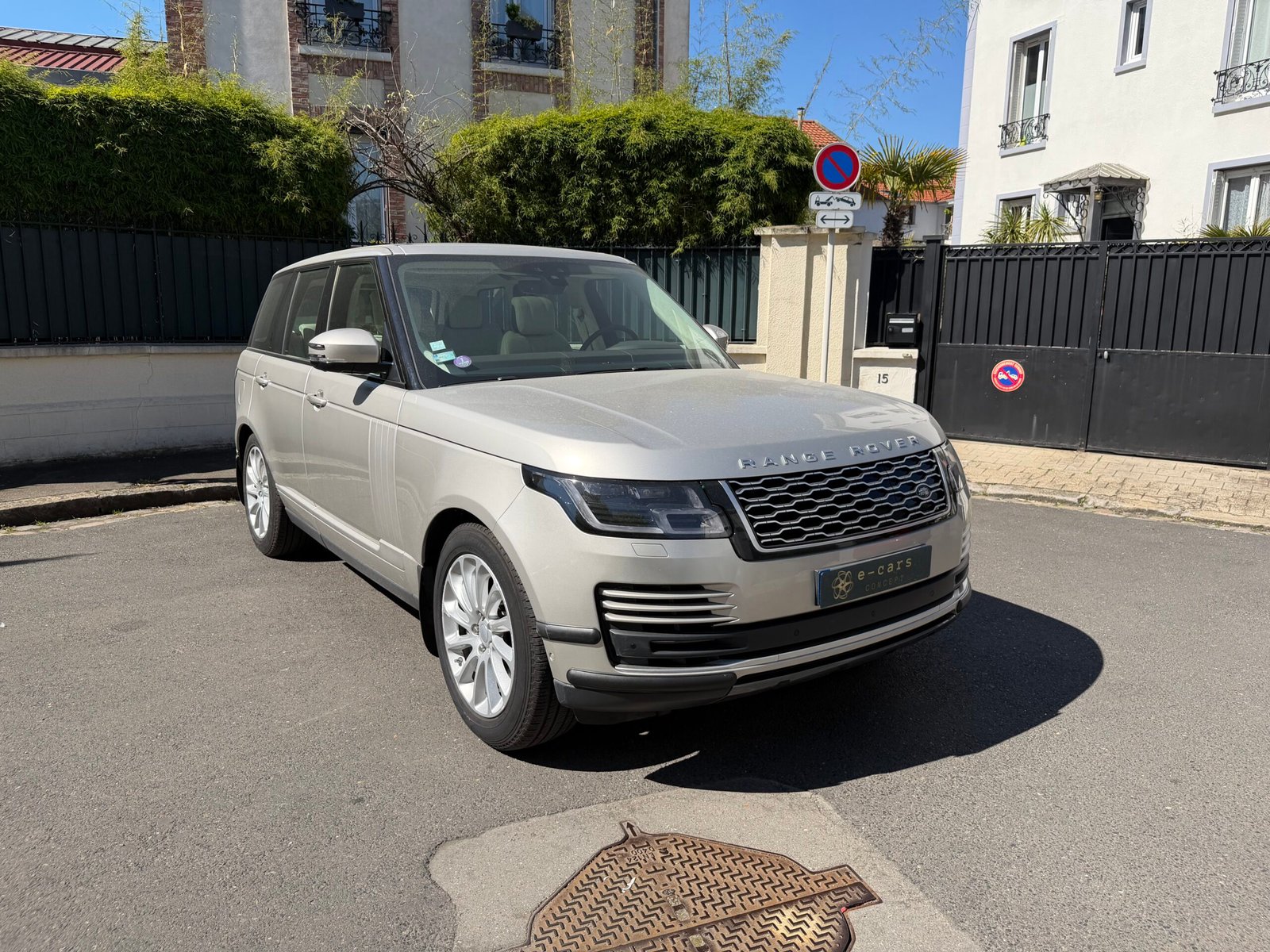LAND ROVER Range Rover IV Phase 2 SWB P400e 2.0 16V 404 Hybrid AWD 300 cv Boîte auto