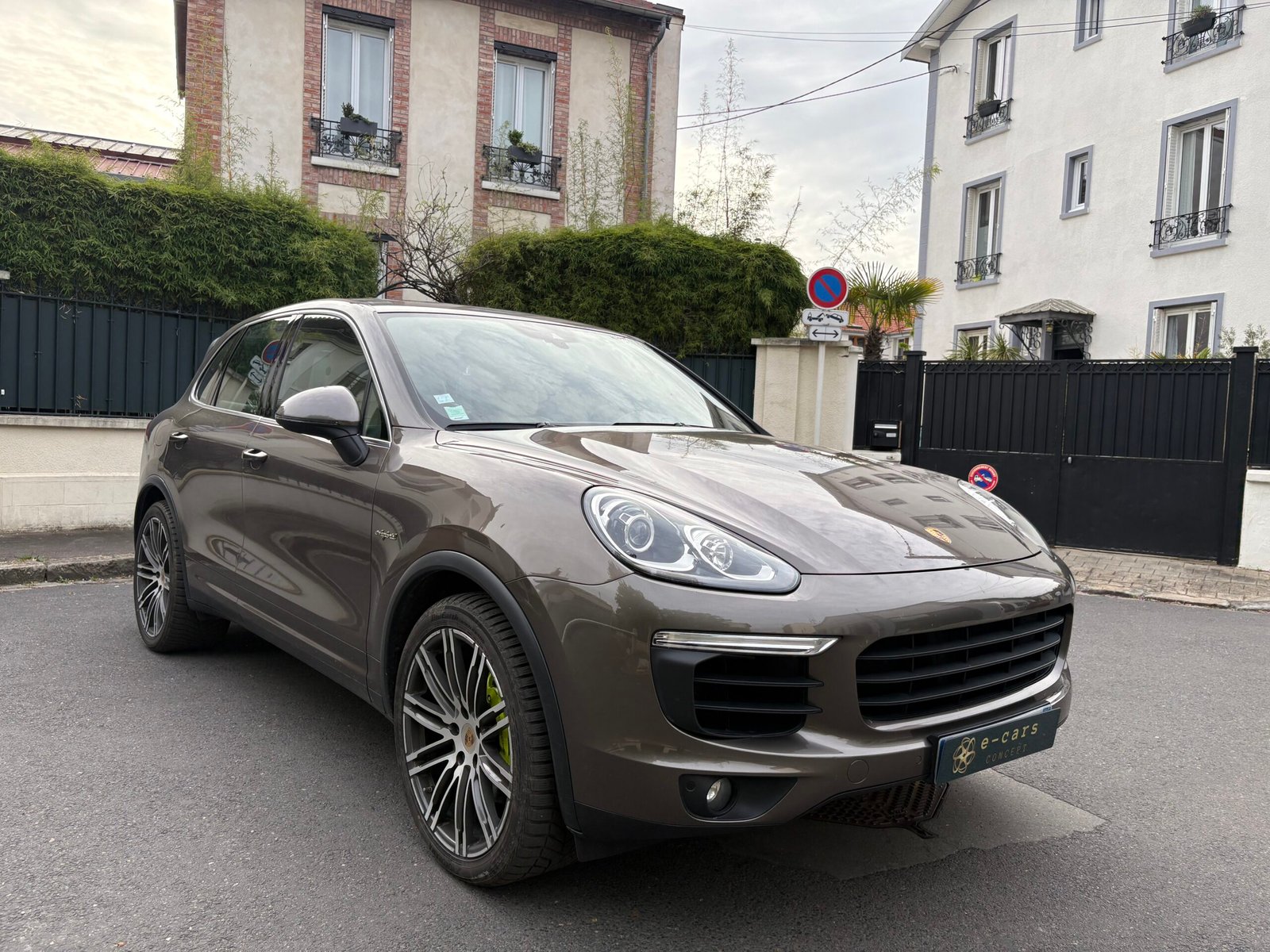 Porsche Cayenne 300 e hybrid 416 cv 3.0i V6 boîte auto