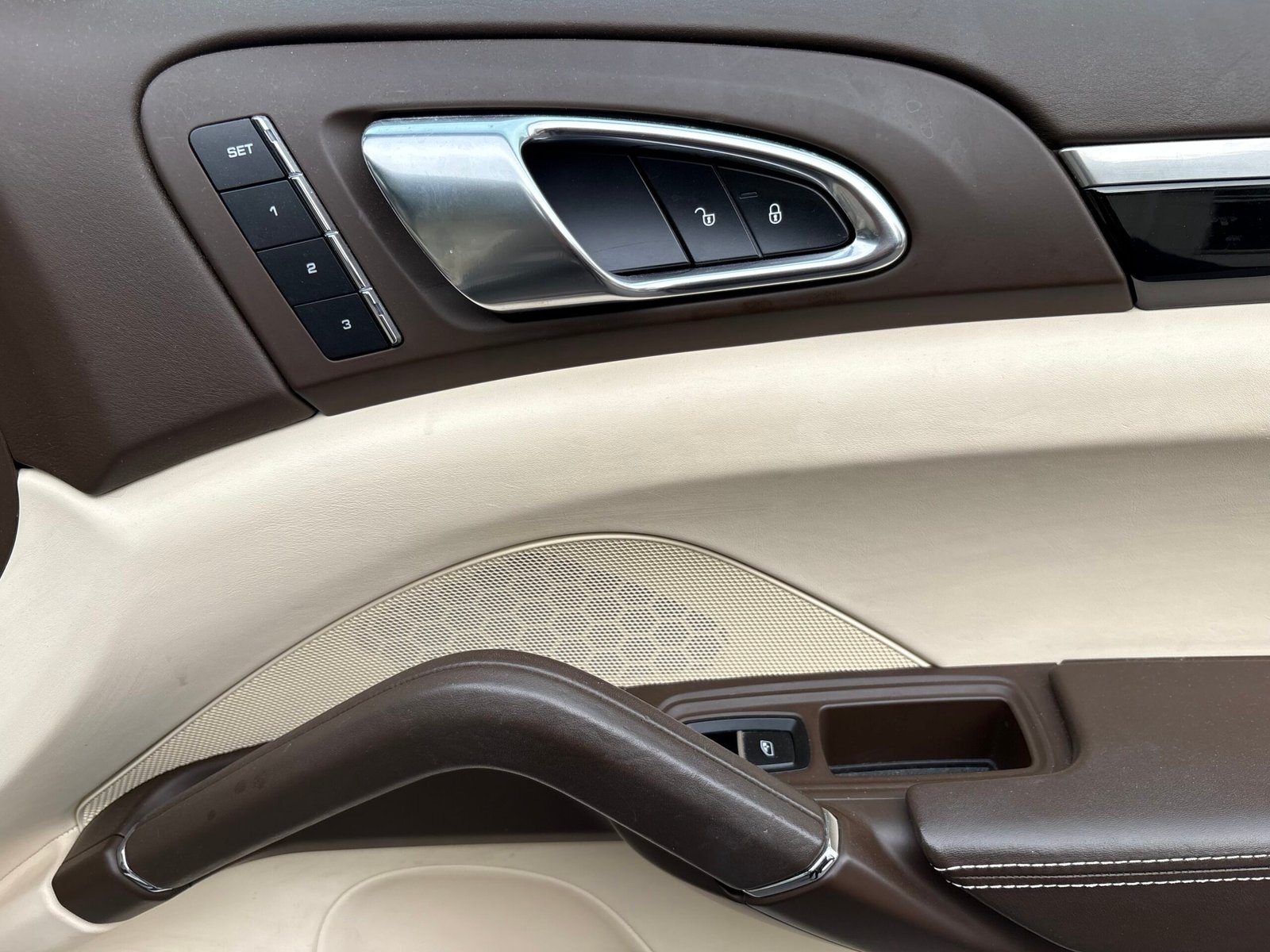 Porsche Cayenne 300 e hybrid 416 cv 3.0i V6 boîte auto