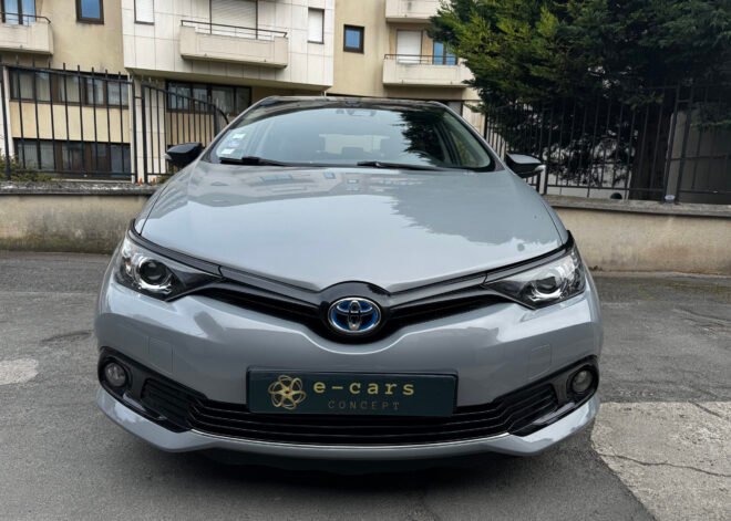 TOYOTA Auris Hatchback 1.8 VVT-i HSD 16V CVT Hybride