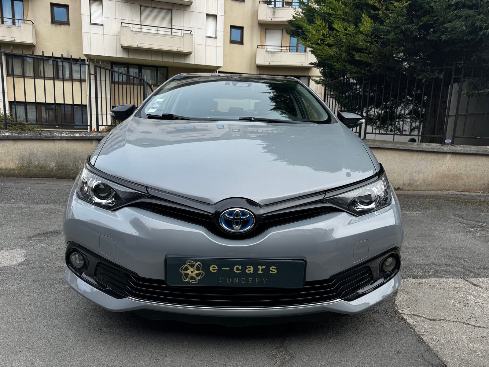 TOYOTA Auris Hatchback 1.8 VVT-i HSD 16V CVT Hybride