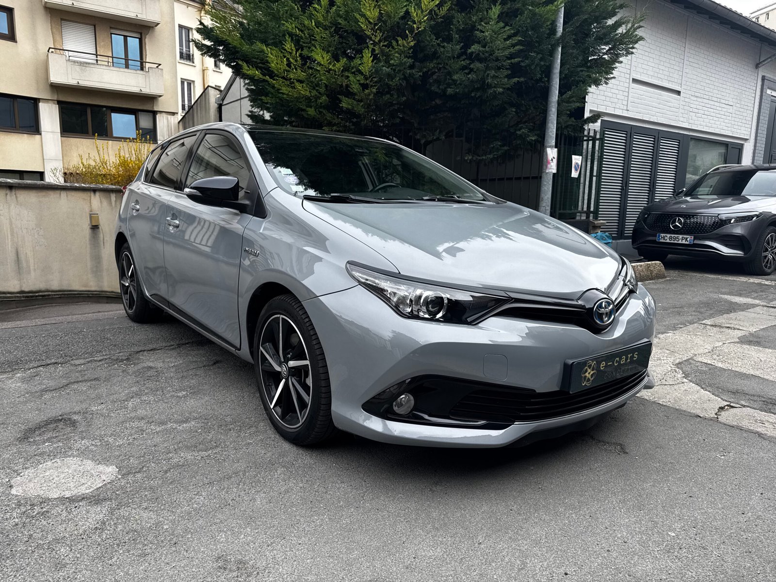 TOYOTA Auris Hatchback 1.8 VVT-i HSD 16V CVT Hybride