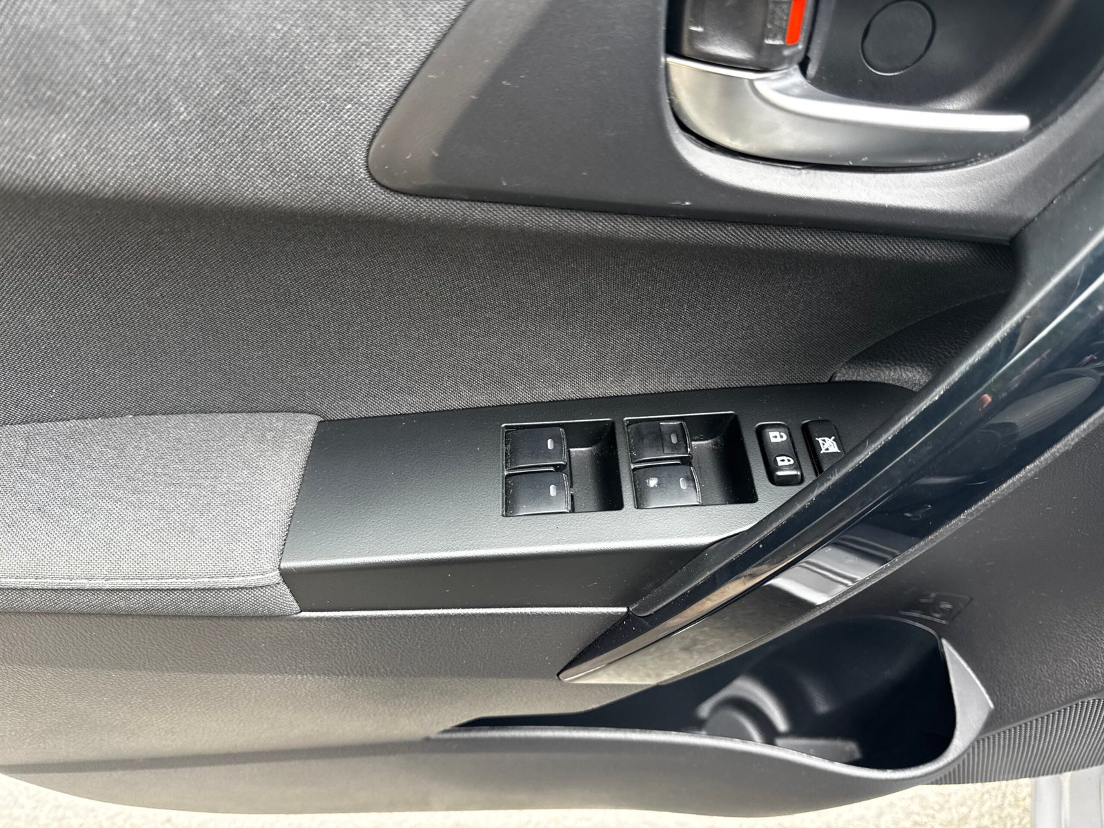 TOYOTA Auris Hatchback 1.8 VVT-i HSD 16V CVT Hybride