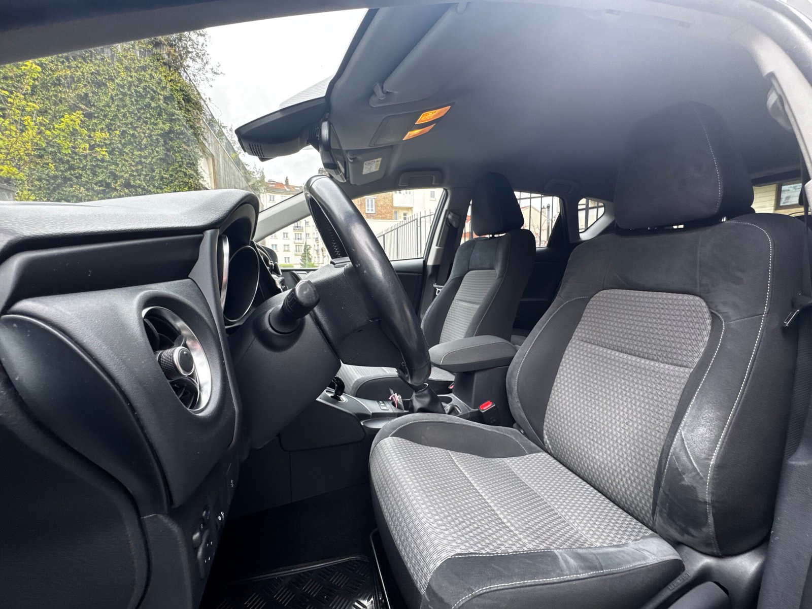 TOYOTA Auris Hatchback 1.8 VVT-i HSD 16V CVT Hybride