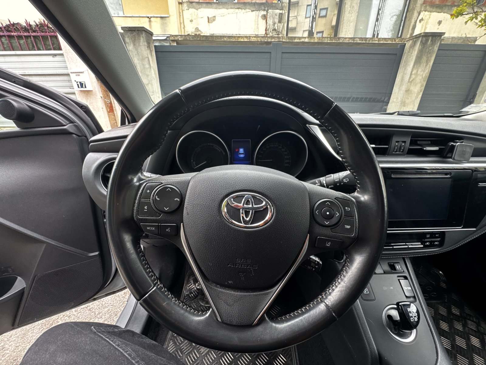 TOYOTA Auris Hatchback 1.8 VVT-i HSD 16V CVT Hybride