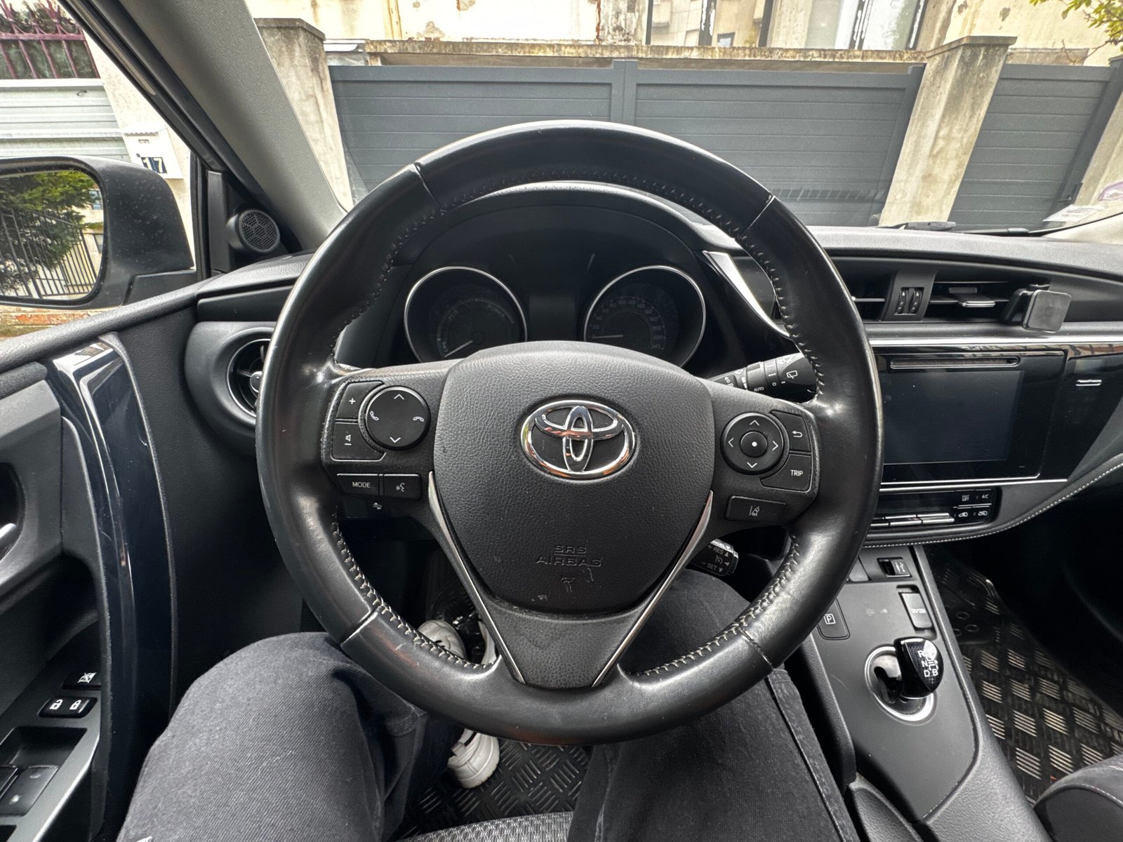 TOYOTA Auris Hatchback 1.8 VVT-i HSD 16V CVT Hybride