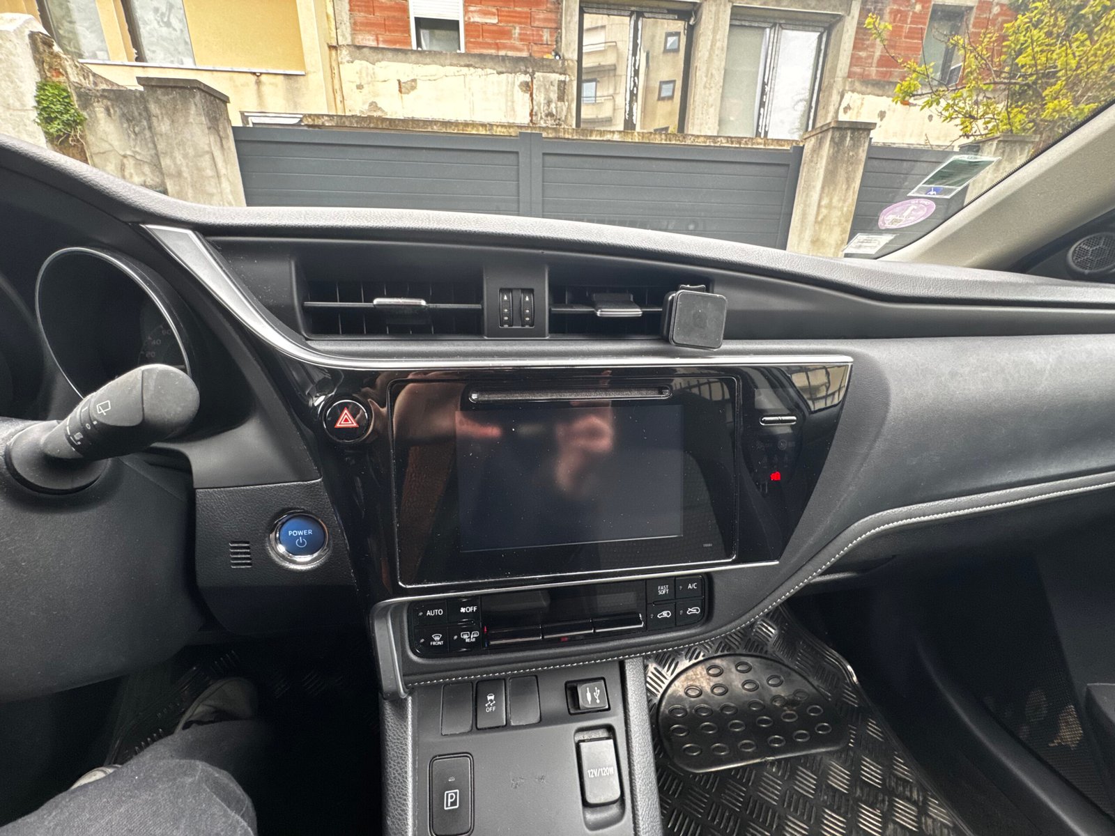 TOYOTA Auris Hatchback 1.8 VVT-i HSD 16V CVT Hybride