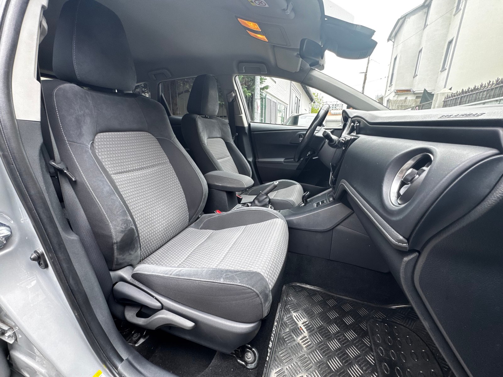 TOYOTA Auris Hatchback 1.8 VVT-i HSD 16V CVT Hybride