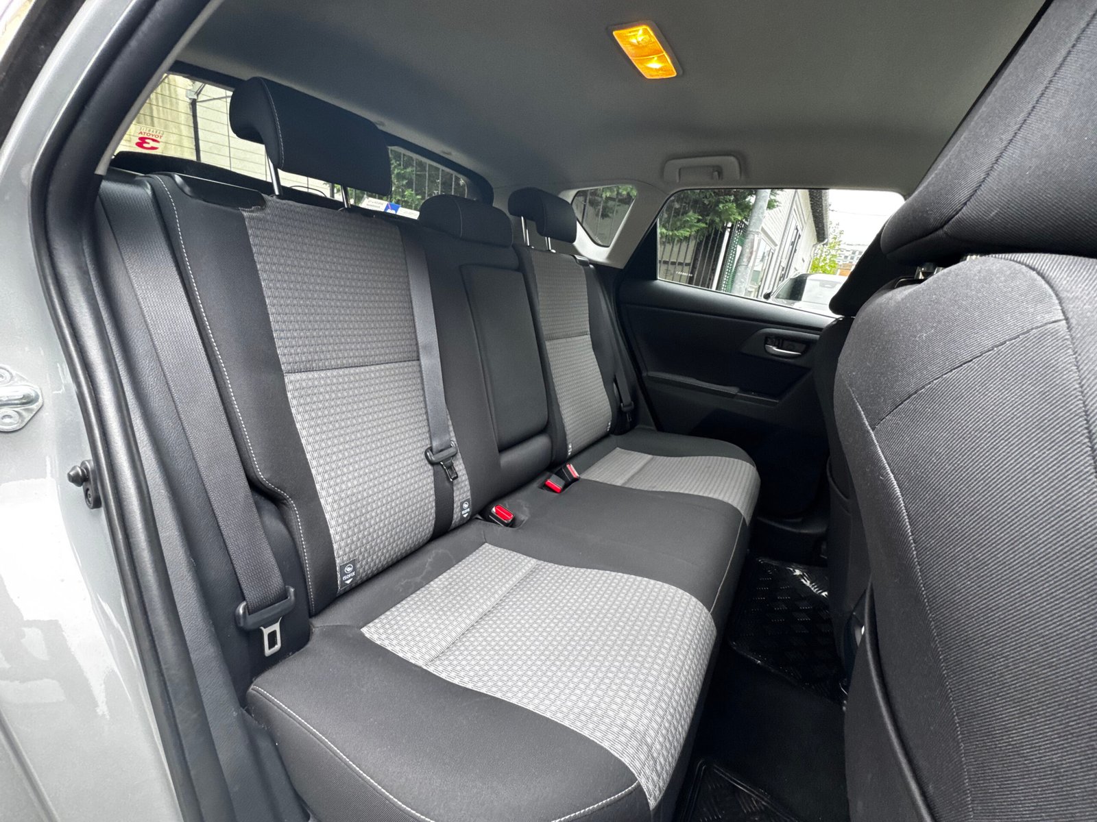 TOYOTA Auris Hatchback 1.8 VVT-i HSD 16V CVT Hybride