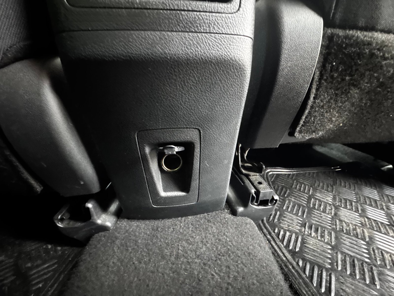 TOYOTA Auris Hatchback 1.8 VVT-i HSD 16V CVT Hybride