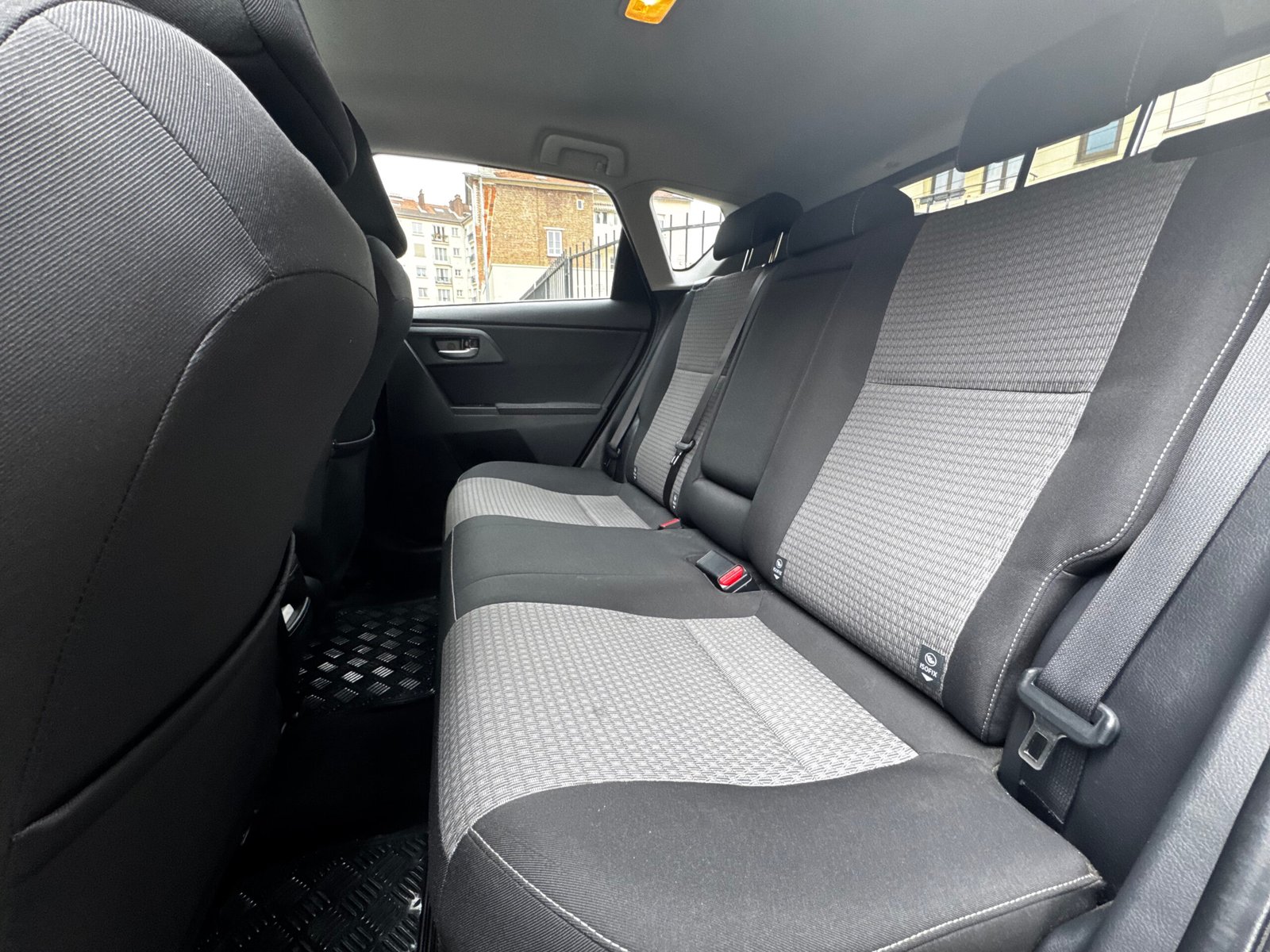 TOYOTA Auris Hatchback 1.8 VVT-i HSD 16V CVT Hybride