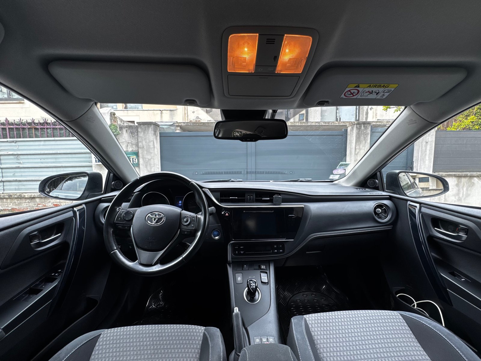 TOYOTA Auris Hatchback 1.8 VVT-i HSD 16V CVT Hybride