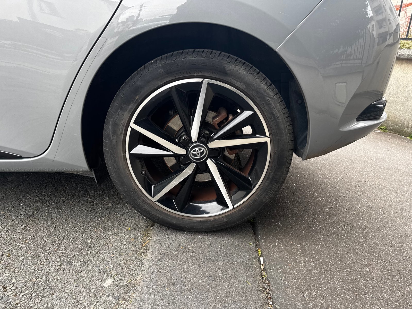 TOYOTA Auris Hatchback 1.8 VVT-i HSD 16V CVT Hybride