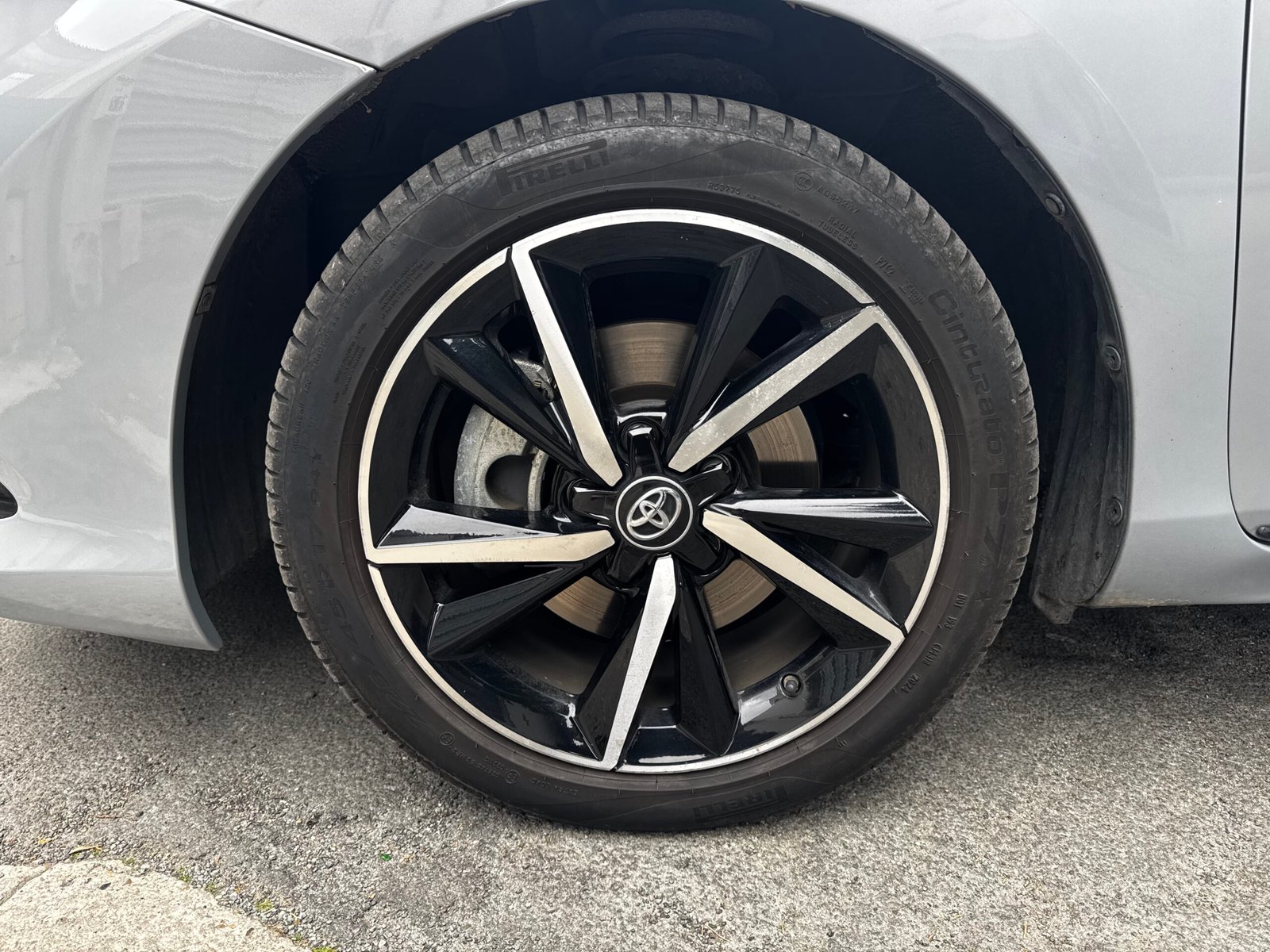 TOYOTA Auris Hatchback 1.8 VVT-i HSD 16V CVT Hybride