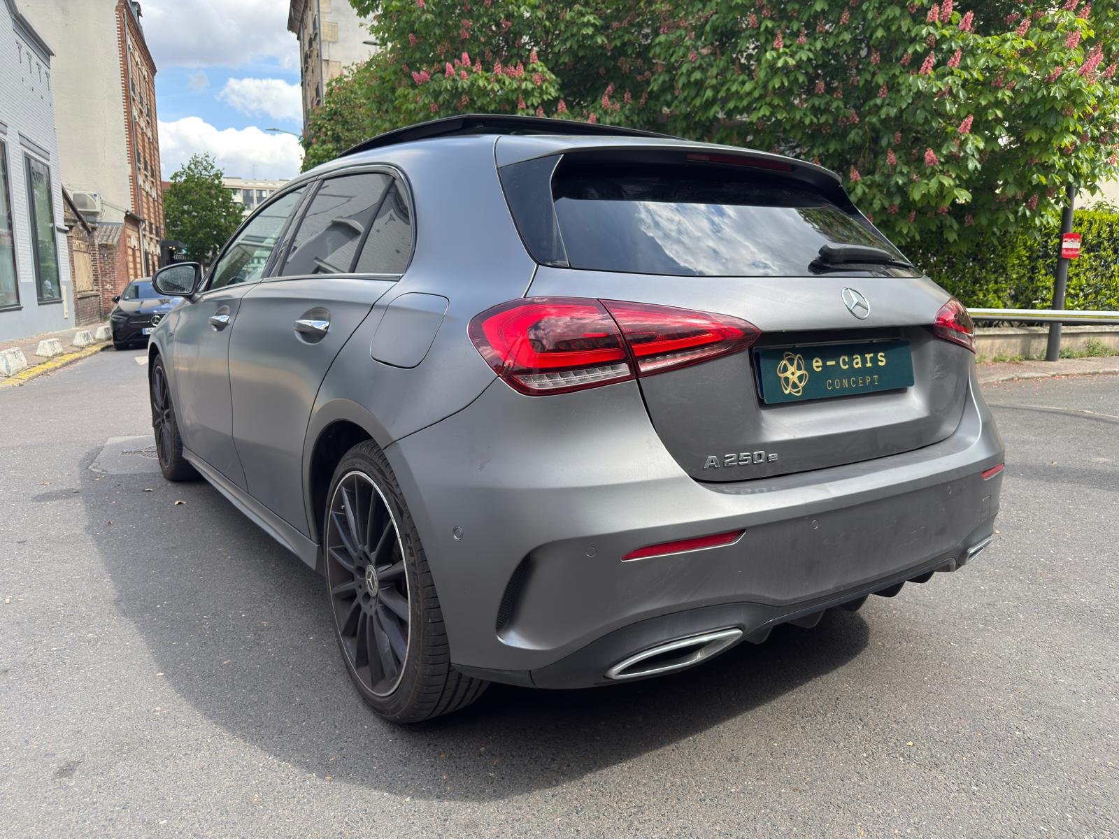 Classe A 250 e Hatchback AMG LINE 218 cv boîte auto