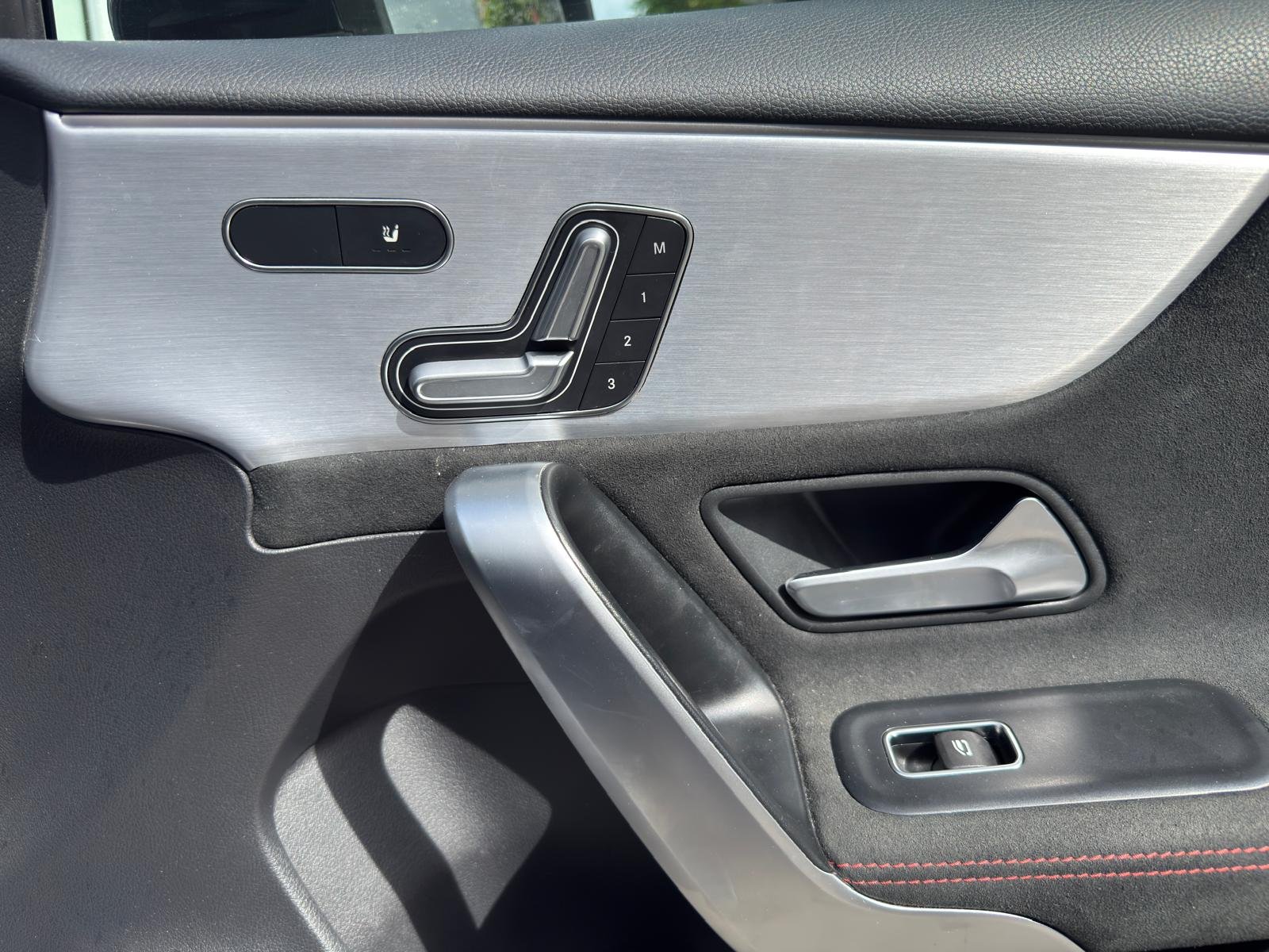 Classe A 250 e Hatchback AMG LINE 218 cv boîte auto