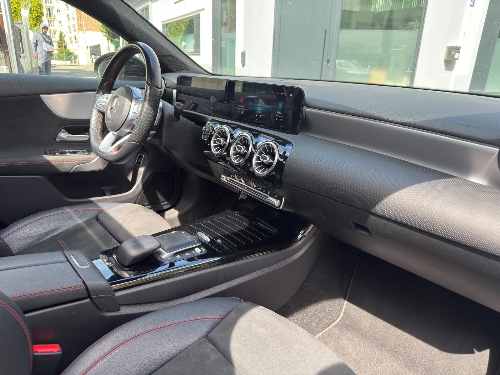 Classe A 250 e Hatchback AMG LINE 218 cv boîte auto