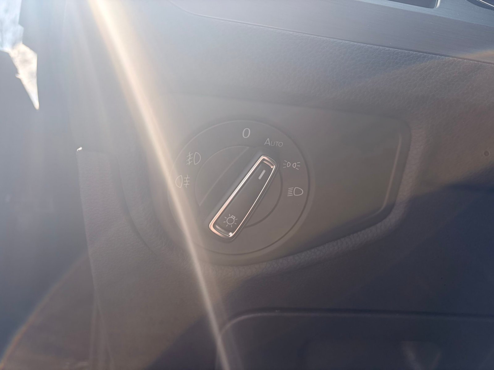 VOLKSWAGEN Touran II 2.0 TDI 16V BlueMotion DSG7 150 cv Boîte auto Lounge Business