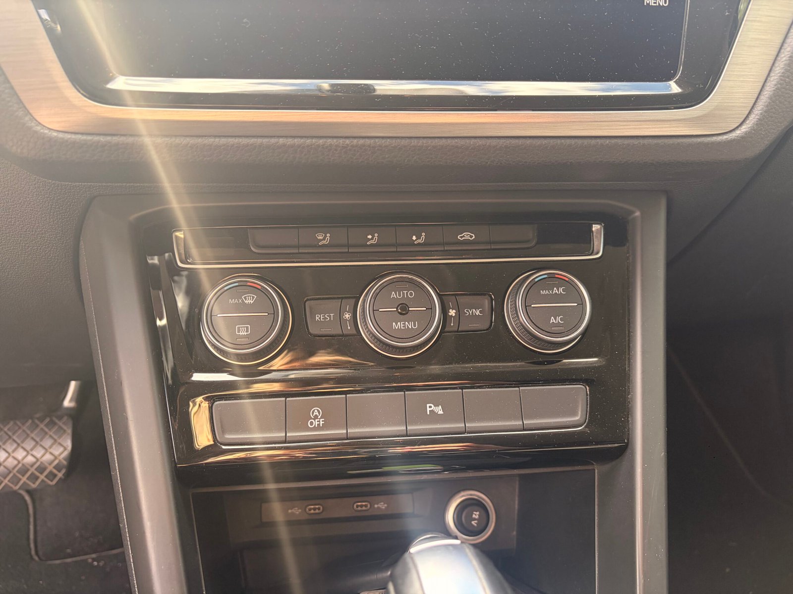 VOLKSWAGEN Touran II 2.0 TDI 16V BlueMotion DSG7 150 cv Boîte auto Lounge Business