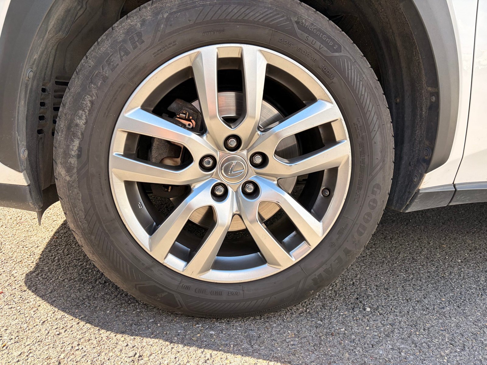 LEXUS NX300h 2.5 VVT-i 16V 197 Hybrid AWD E-CVT 155 cv Boîte auto Luxe