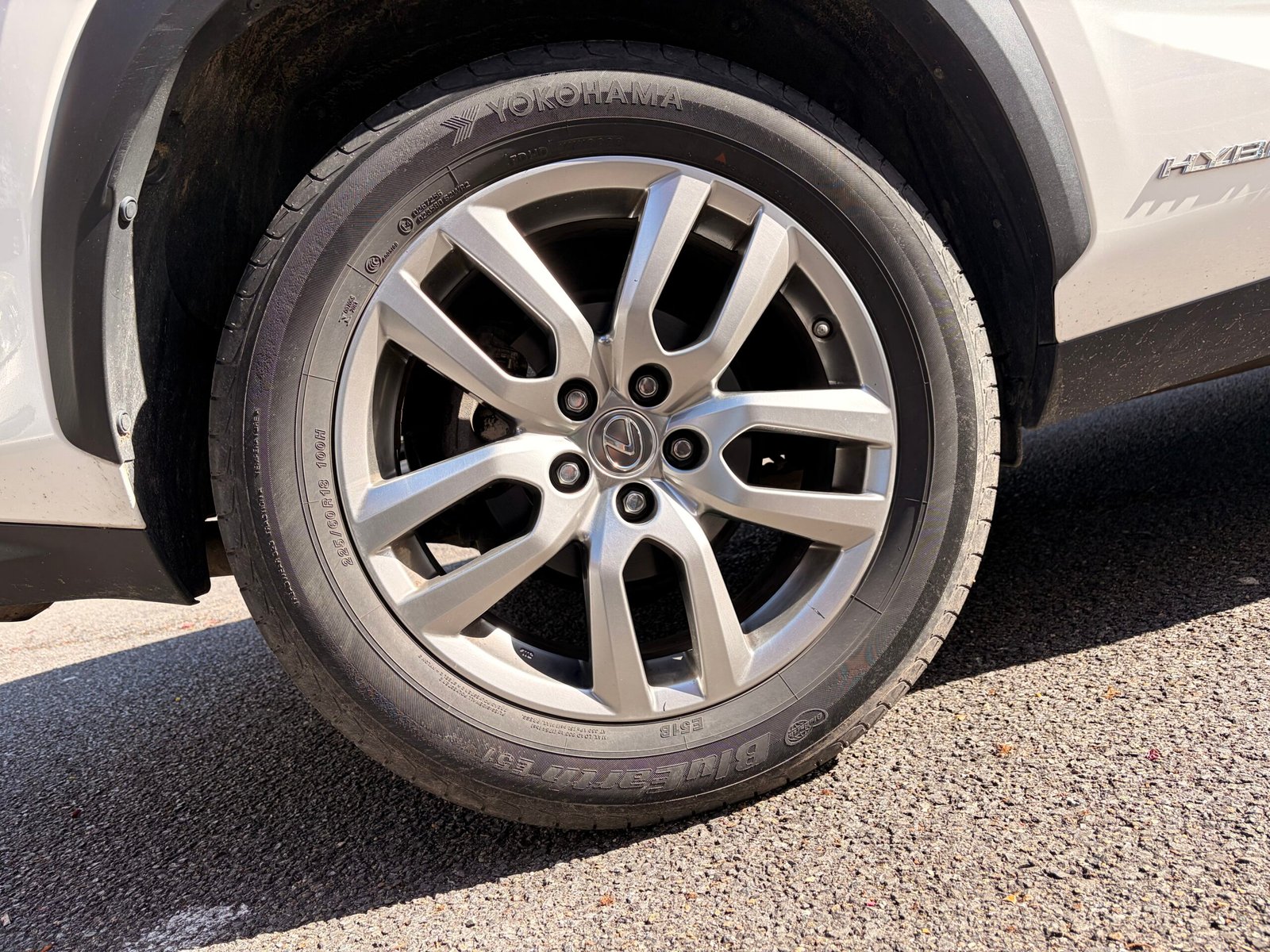 LEXUS NX300h 2.5 VVT-i 16V 197 Hybrid AWD E-CVT 155 cv Boîte auto Luxe