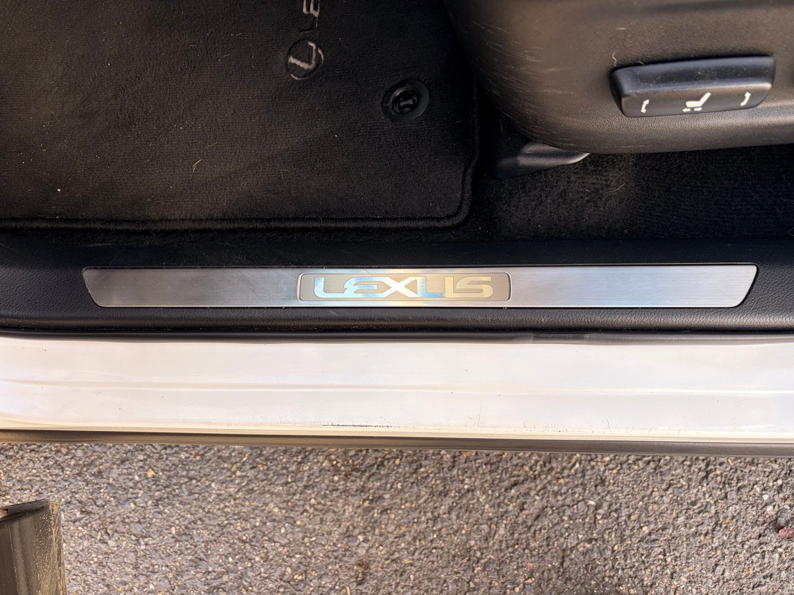 LEXUS NX300h 2.5 VVT-i 16V 197 Hybrid AWD E-CVT 155 cv Boîte auto Luxe