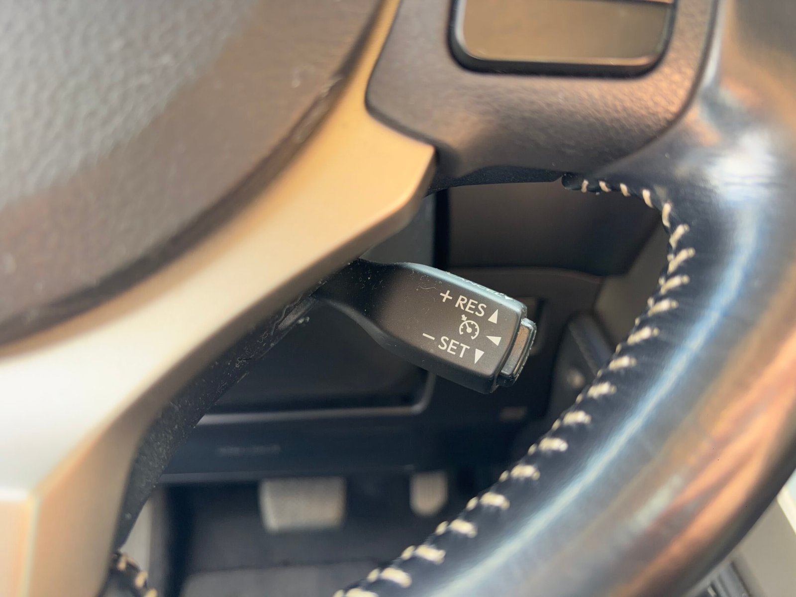 LEXUS NX300h 2.5 VVT-i 16V 197 Hybrid AWD E-CVT 155 cv Boîte auto Luxe