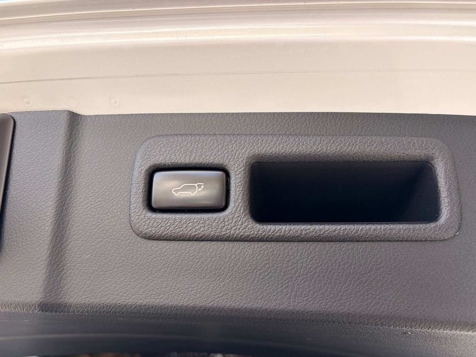 LEXUS NX300h 2.5 VVT-i 16V 197 Hybrid AWD E-CVT 155 cv Boîte auto Luxe