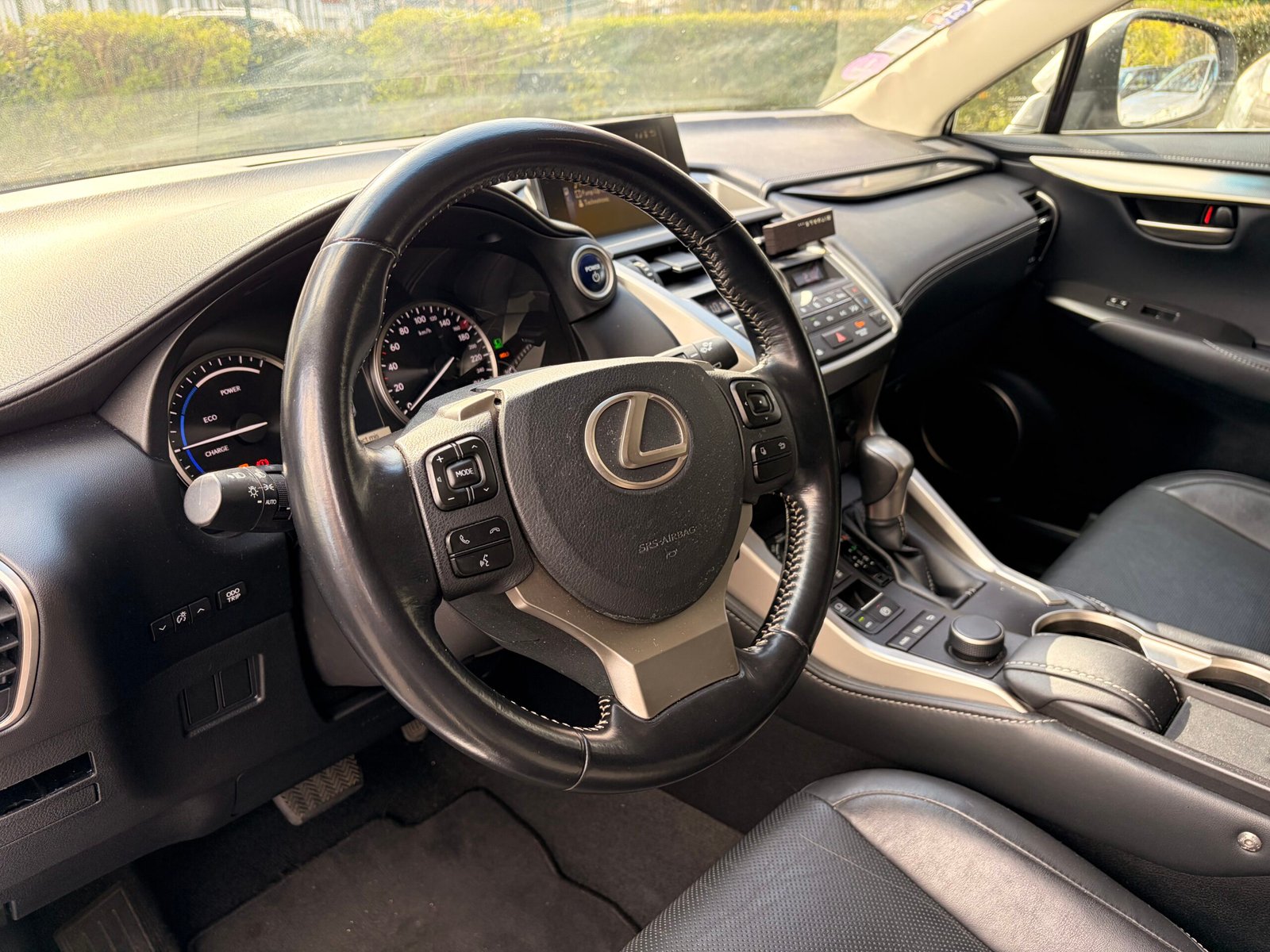 LEXUS NX300h 2.5 VVT-i 16V 197 Hybrid AWD E-CVT 155 cv Boîte auto Luxe