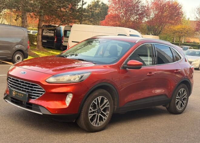 FORD Kuga III 2.5 Duratec 16V 225 PHEV 4×2 CVT 152 cv Boîte auto Titanium