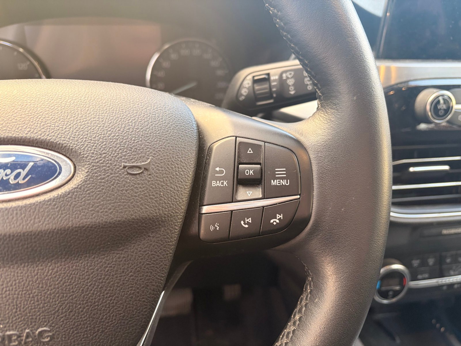 FORD Kuga III 2.5 Duratec 16V 225 PHEV 4×2 CVT 152 cv Boîte auto Titanium