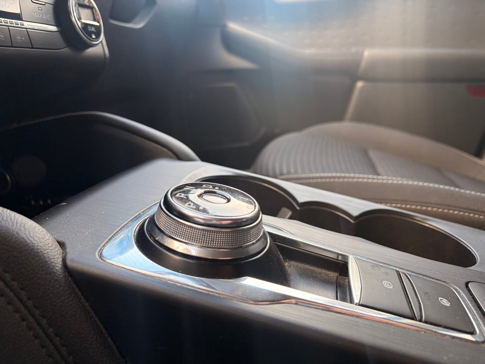 FORD Kuga III 2.5 Duratec 16V 225 PHEV 4×2 CVT 152 cv Boîte auto Titanium