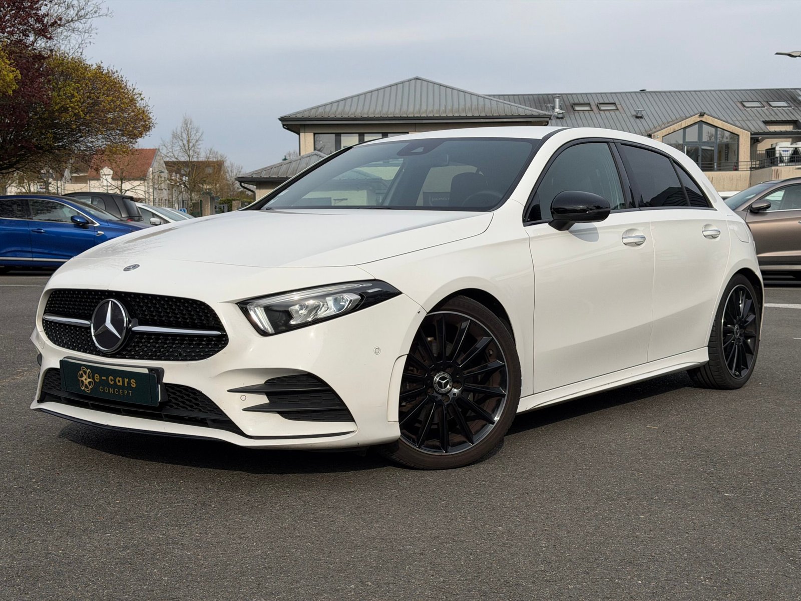 MERCEDES-BENZ Classe A 200 163 cv Boîte auto PACK AMG