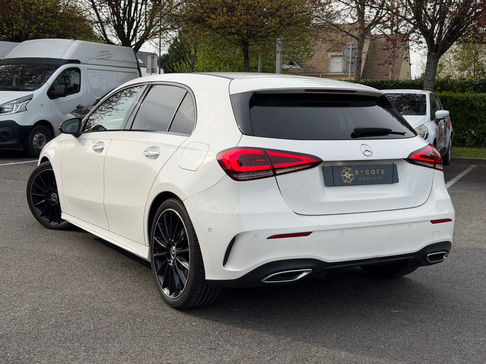 MERCEDES-BENZ Classe A 200 163 cv Boîte auto PACK AMG