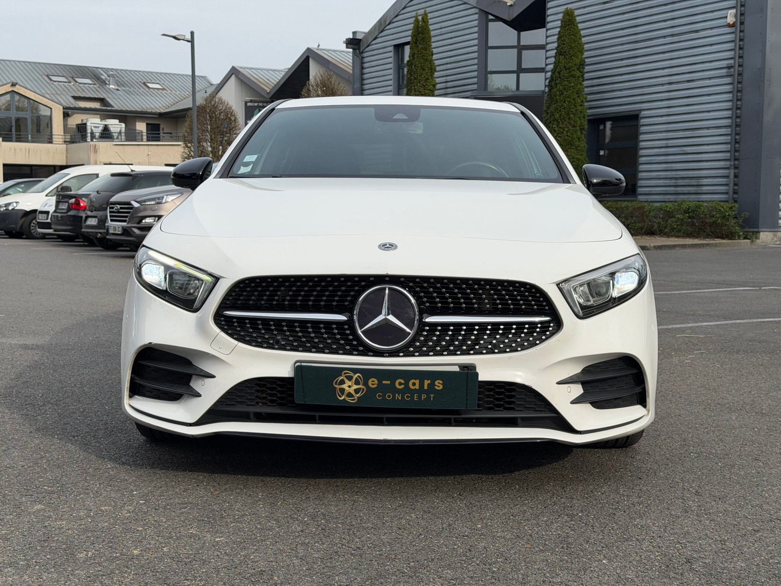 MERCEDES-BENZ Classe A 200 163 cv Boîte auto PACK AMG